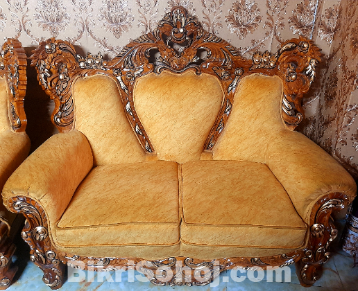 Victoria Sofa Set With Tea Table